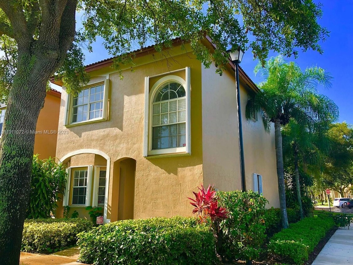 16249 Emerald Cove Rd, Weston, FL 33331 Townhome Rentals in Weston FL