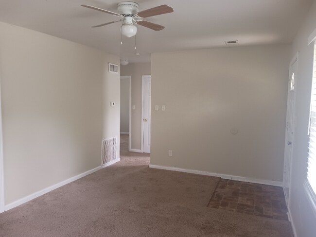 Building Photo - 5014 Vista St