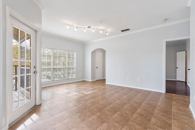 Building Photo - 7800 Point Meadows Dr