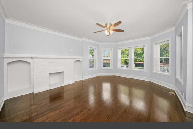 Building Photo - 7734 S Merrill Ave