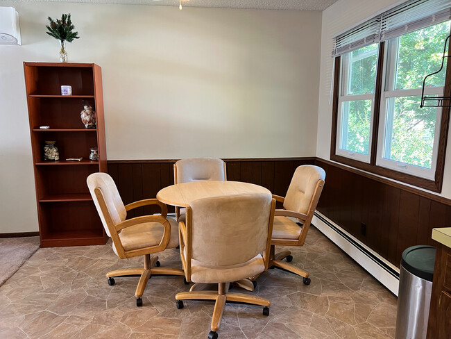 Dining Room - 904 N Garden St