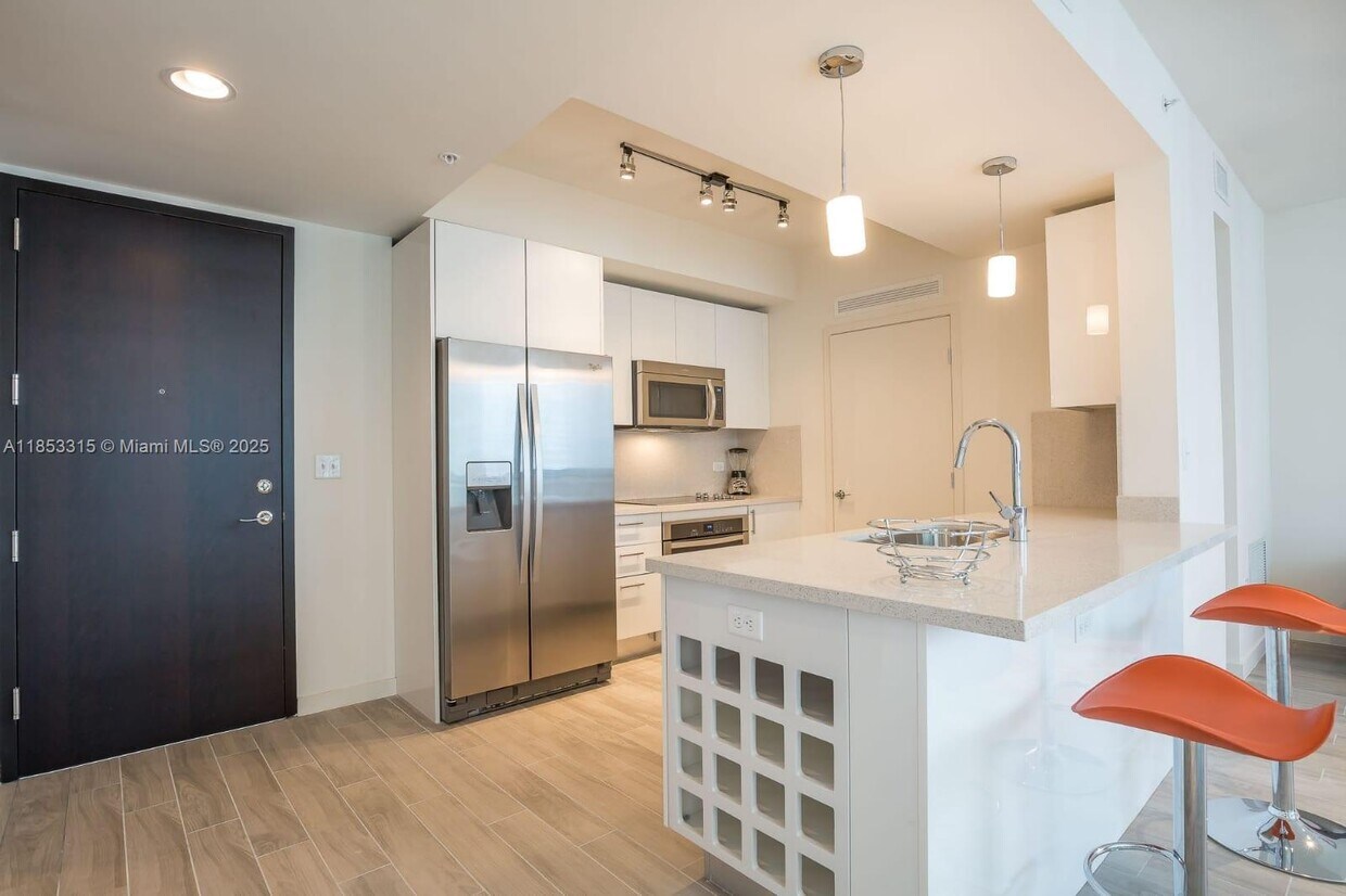 Foto principal - 999 SW 1st Ave