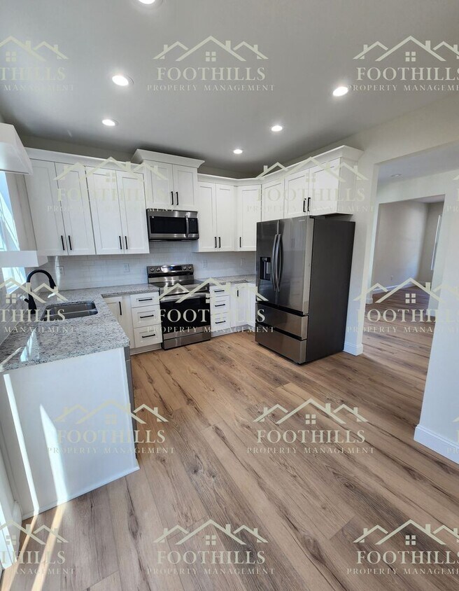 Primary Photo - Quaint 2-bedroom, 2-bathroom home, short d...