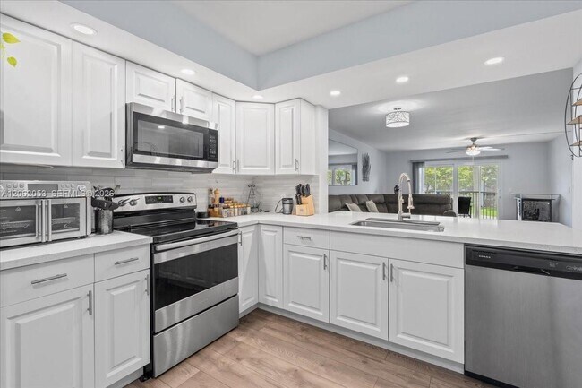 Foto del edificio - 12500 SW 5th Ct