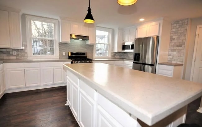 Building Photo - 44 Curran Rd