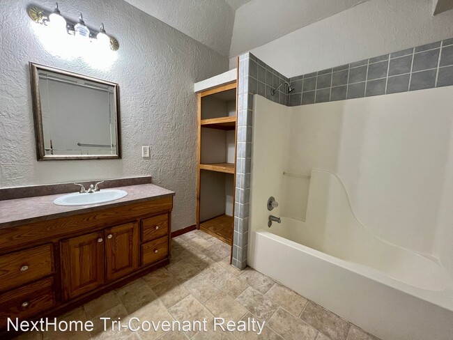 Foto del edificio - 1 br, 1 bath House - 701 3rd St