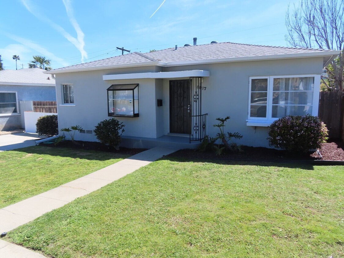 Foto principal - Three Bedroom House with Huge Bonus Room