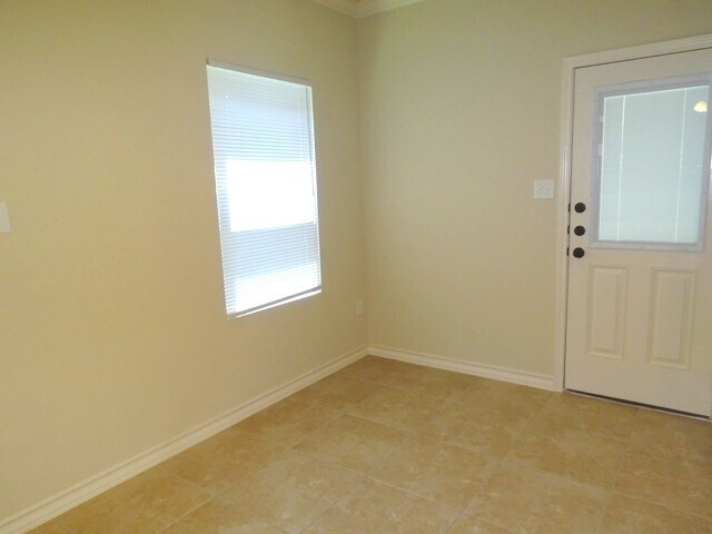 Primary Photo - 7006 Lakeview Dr.