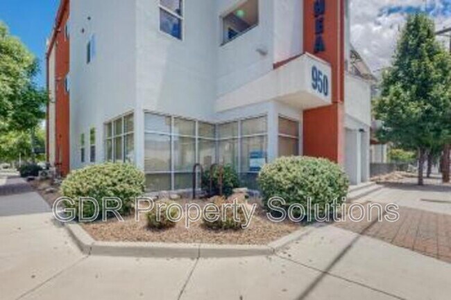 Building Photo - 950 4th St NW