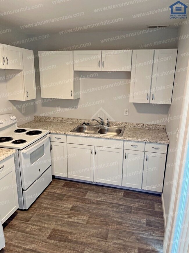 Foto del edificio - 8752 Millard Lee Ln