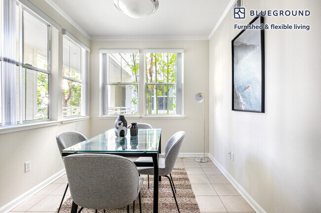 Foto del edificio - 337 S Fremont St