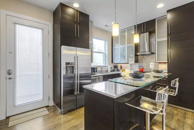 Building Photo - 2215 W 32nd Ave