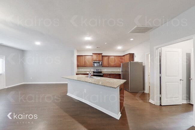 Building Photo - 108 Mayflower Cir