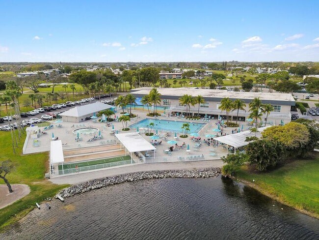 Foto del edificio - 98 Capri B