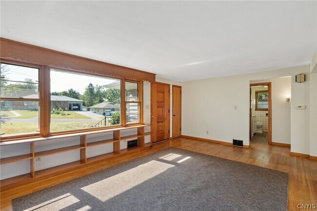 Foto del edificio - 107 Overlook Dr