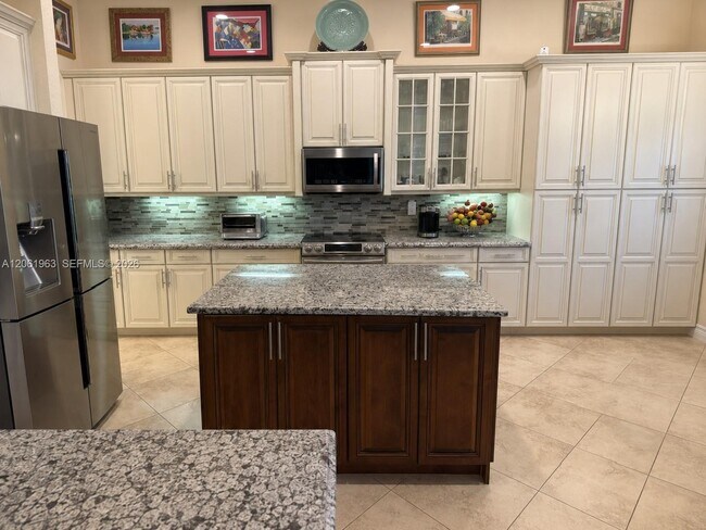 Foto del edificio - 8195 Alpine Ridge Rd
