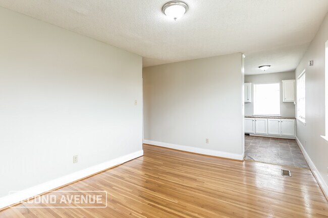 Foto del edificio - 3721 Grasselli Ave SW