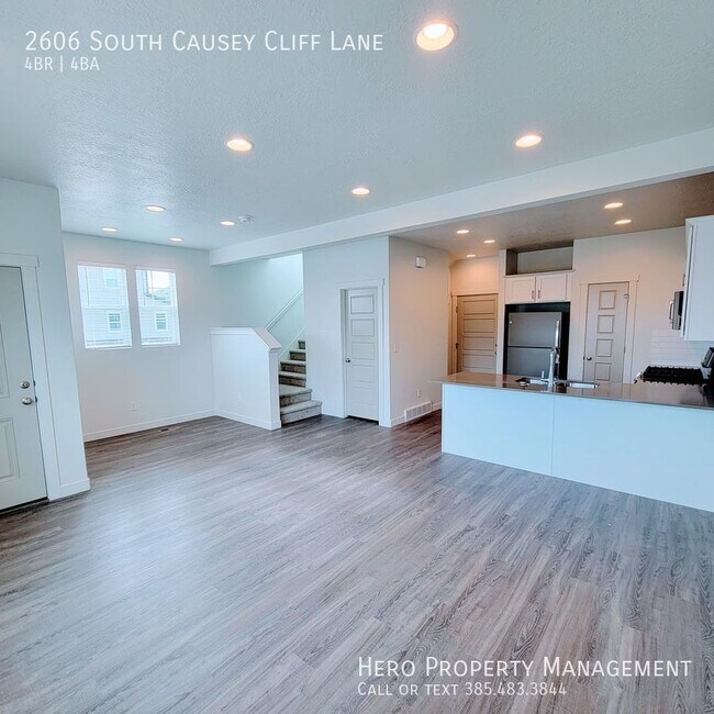Building Photo - Gorgeous Townhome!!!