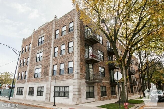 Building Photo - 4754 N Maplewood Ave