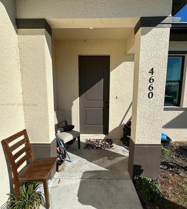 Foto del edificio - 4660-4662 26th St SW