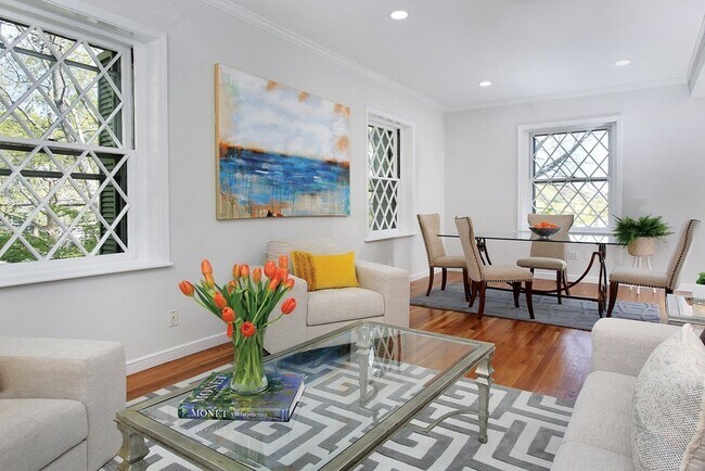 Foto del edificio - 104 Buckminster Rd