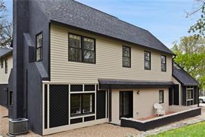 Foto del edificio - 118 Old Mill River Rd