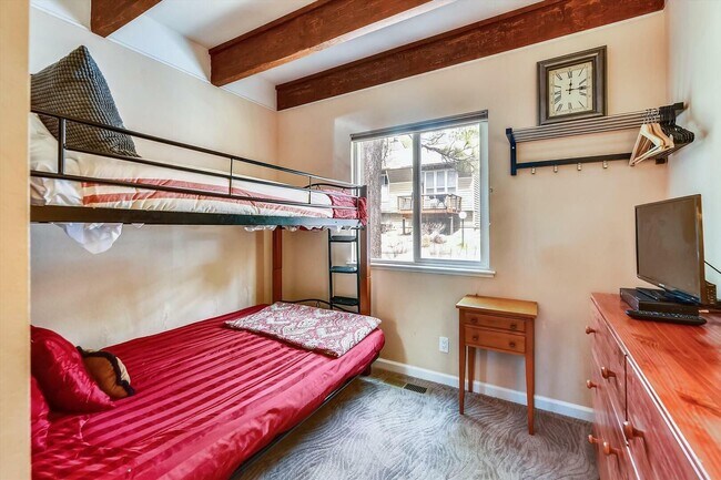 Foto del edificio - LEASE PENDING- Tahoe City, Dollar Hill Ski...