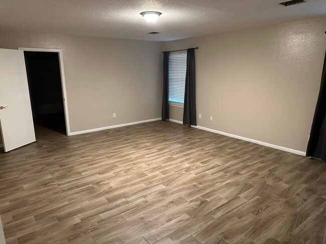 Building Photo - 10922 Cayman Mist Dr