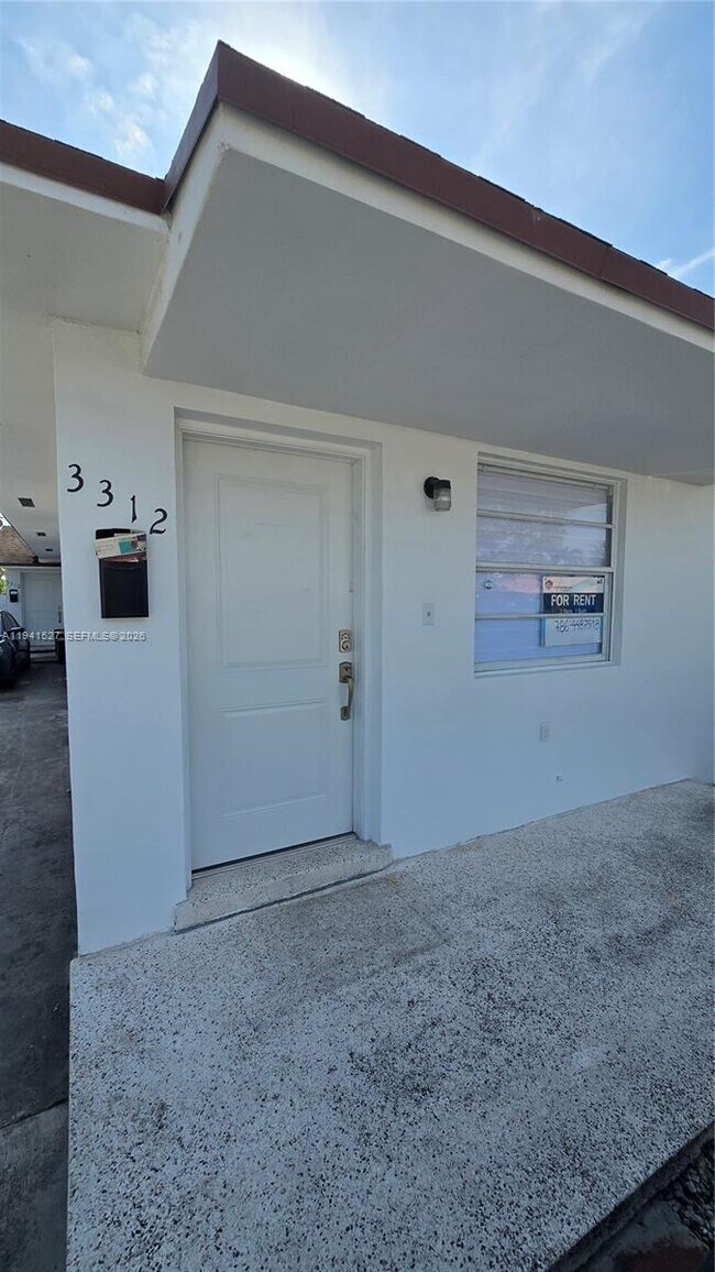 Building Photo - 3312 SW 24th Ter