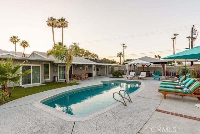 Foto del edificio - 980 N Biskra Rd