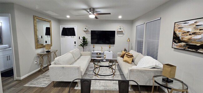 Foto del edificio - 5102 Haywood St