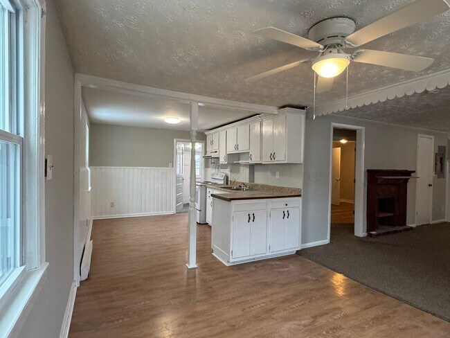 Foto del edificio - 16207 Lucia Dr