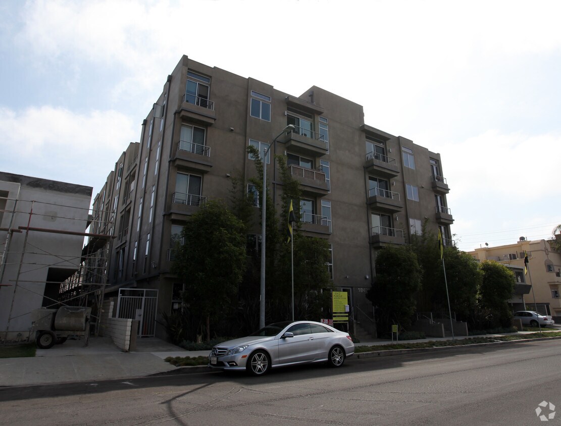 Building Photo - 1842 Purdue Ave