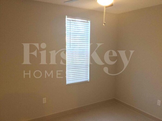 Building Photo - 6723 SW 140th Ave