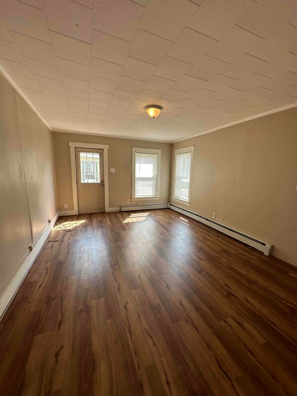 Primary Photo - 38 Pine St