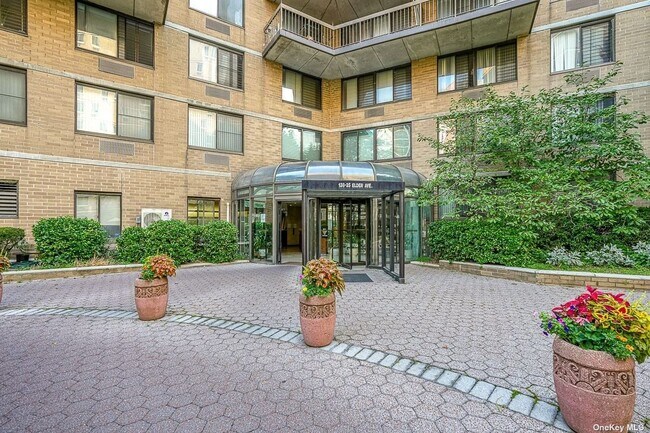 Foto del edificio - 138-35 Elder Ave