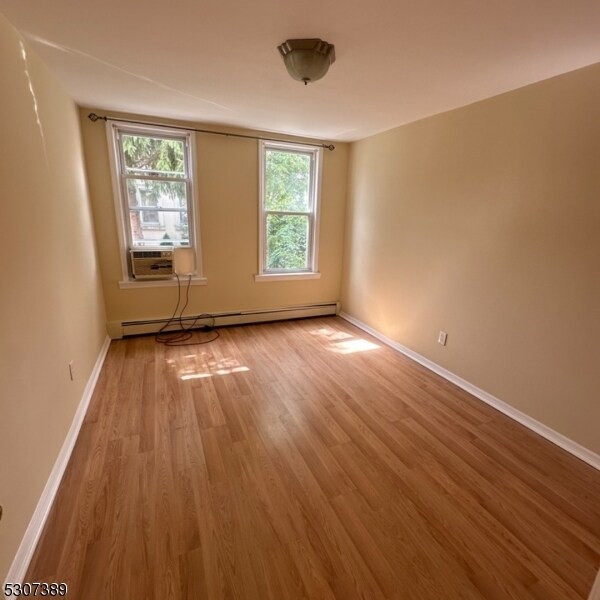 Foto del edificio - 406 River Dr