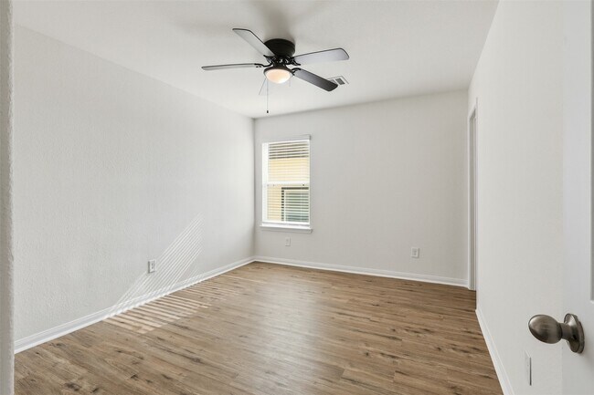 Building Photo - 3503 Cannon Dr