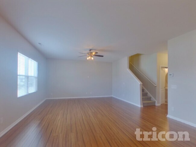 Building Photo - 1048 Silverberry St