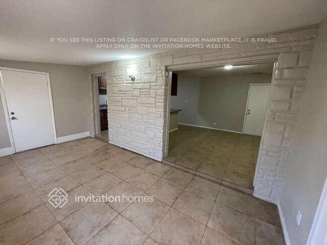 Foto del edificio - 823 W 17th Pl