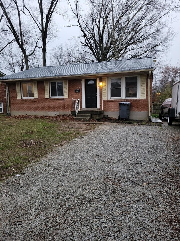 4008 Hispanyola Ct, Louisville, KY 40229 House Rental in Louisville