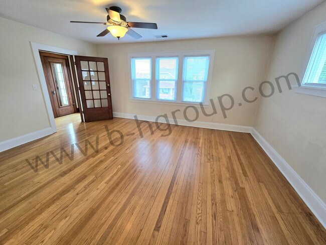 Foto del edificio - 6016 12th Ave