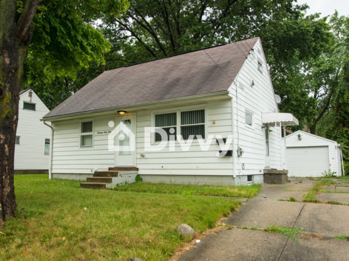 Primary Photo - 1349 Crestview Ave, Akron, OH 44320