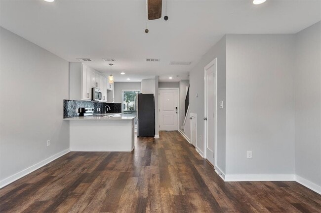 Foto del edificio - 3810 Southway Dr