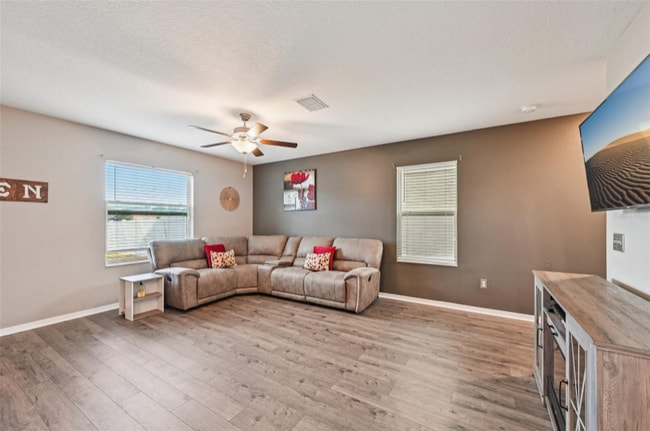 Foto del edificio - 15461 Broad Brush Dr