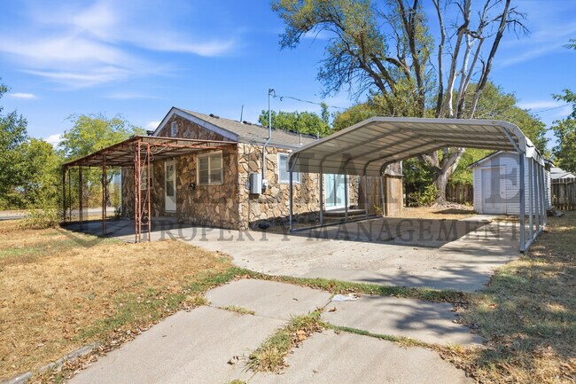 Building Photo - 641 N McLean Blvd