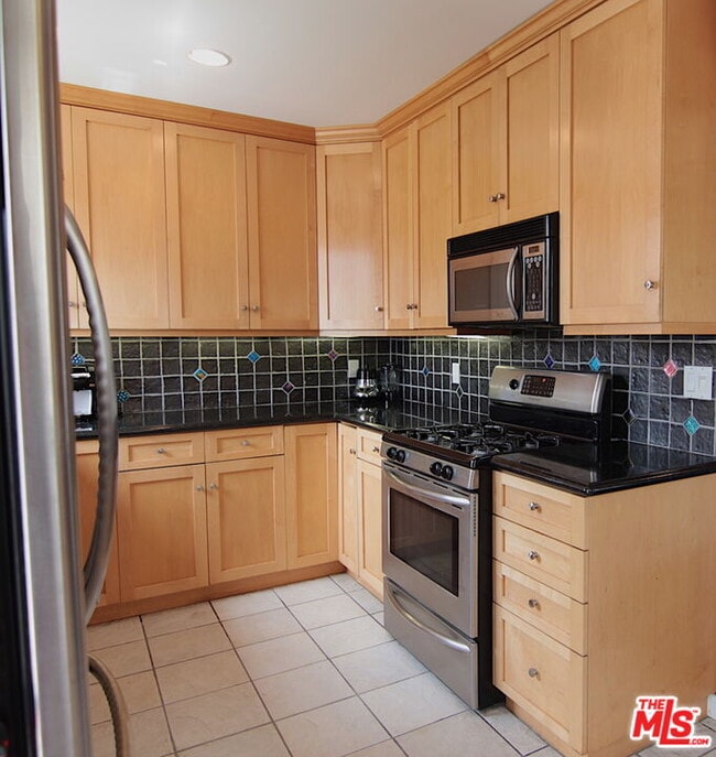 Foto del edificio - 8111 Westlawn Ave