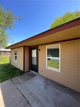 Building Photo - 2006 Cypress Pl