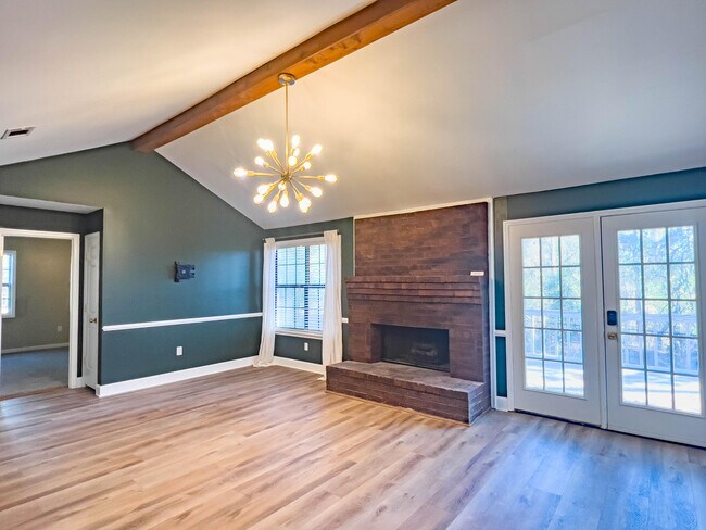 Foto del edificio - 4196 Hedgerow Ln