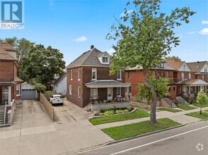 Building Photo - 231 Gladstone Ave